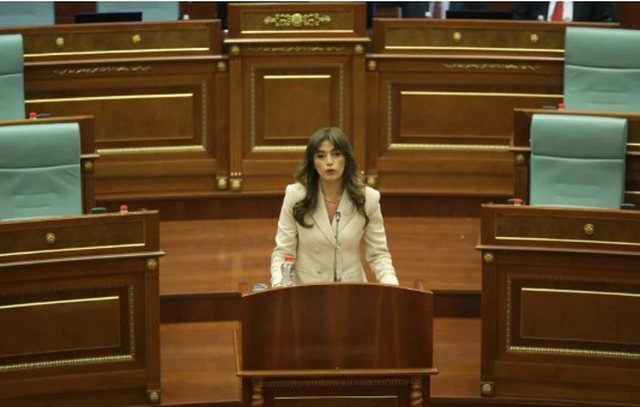 Me 62 vota pro/ Albulena Haxhiu zgjidhet kryetare e Kuvendit