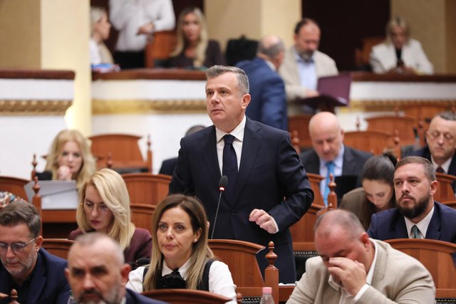 Balla akuzon Berishën: Takove rusin që hartoi raportin kundër UÇK-së, punove kundër Hashim Thaçit