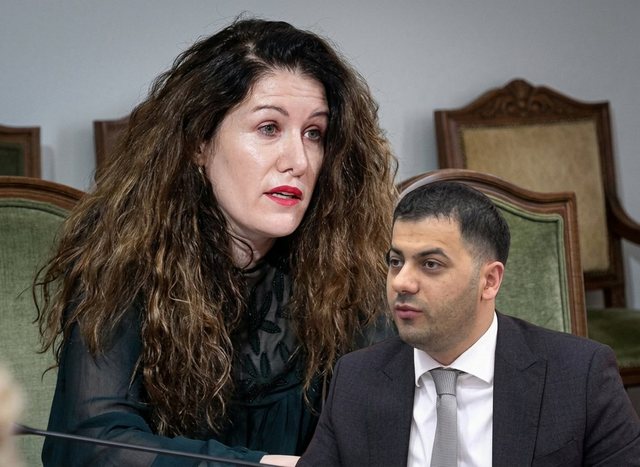 Nga Kosova në Shqipëri/ Si u kthye Vlora Hyseni nga Azerbajxhani pasi SPAK i caktoi “arrest shtëpie”