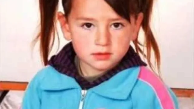 “Bleona është gjallë”/ Gjyshi rrëfen misterin e zhdukjes dhe dyshimet për familjen e Vlorës: Ditën e ngjarjes dy gra me shami udhëtuan me makinën e dyshimtë në fshat