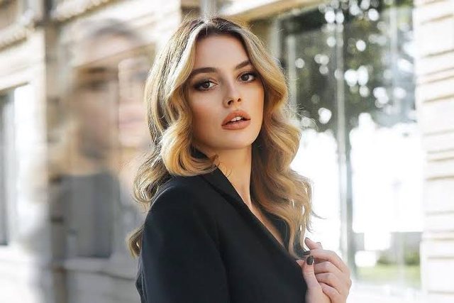 Po hetohet për drogë/ Aktorja turke Melis Sezen: Marr 7 mijë euro rrogë mujore