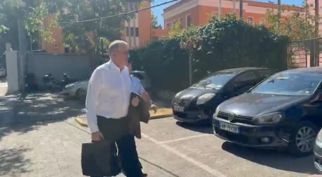 “Sterilizimi”/ Ilir Beqaj paraqitet në GJKKO i shoqëruar nga oficeri i policisë 