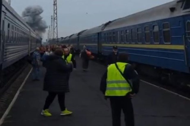 Vetëm pak minuta larg nga treni i Boris Johnson/ Droni rus godet trenin me 206 pasagjerë pranë kufirit polak