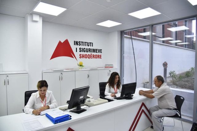 ISSH paralajmëron qytetarët për SMS mashtrues: Mos klikoni në link dhe mos jepni të dhëna personale
