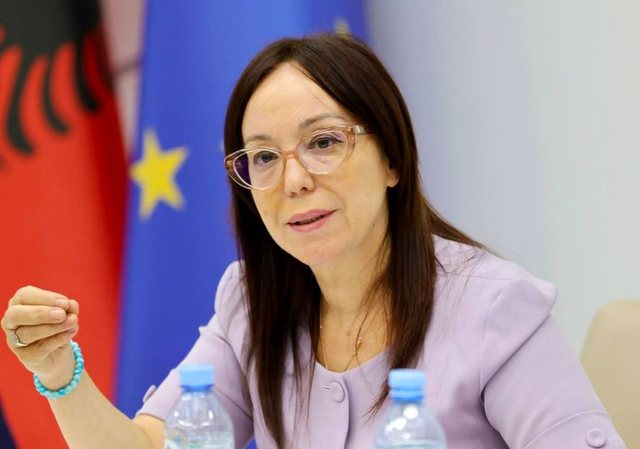 12 orë takim me drejtuesit e shëndetësisë/ Spahiu kërkon angazhim të përditshëm në terren