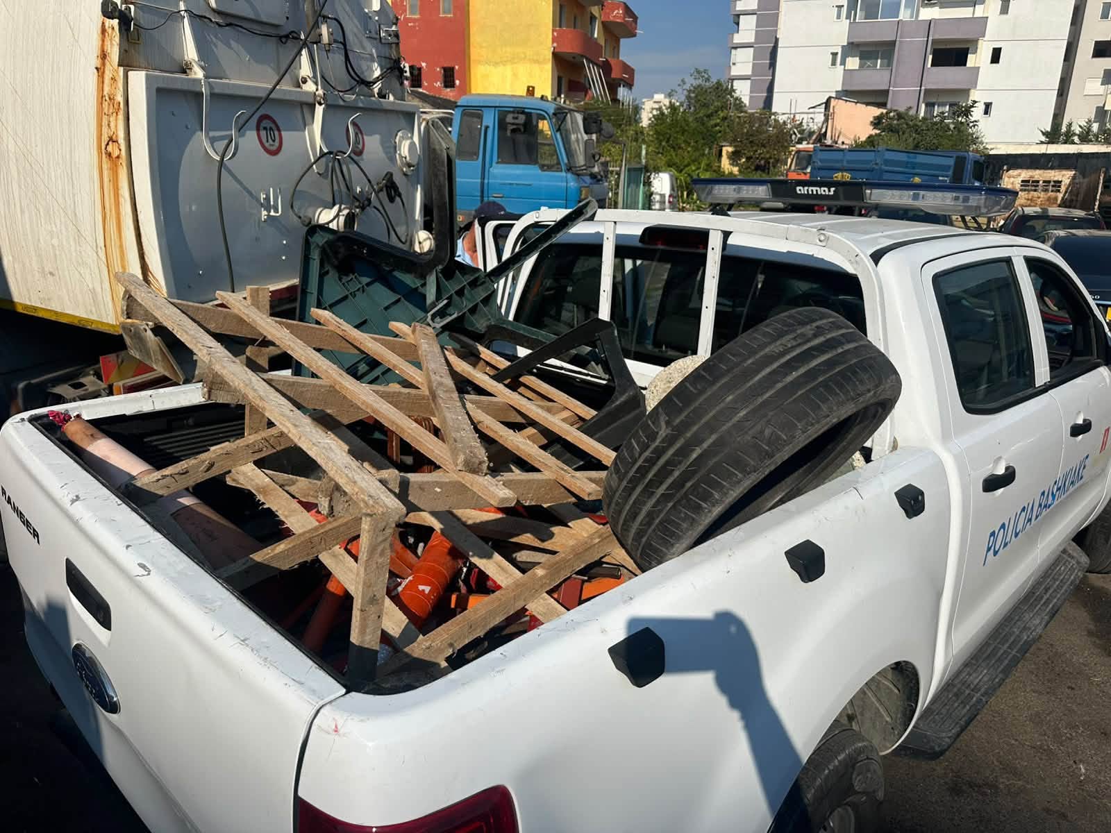 Policia Bashkiake Durrës: Përfundoi aksioni për lirimin e hapësirave publike vullnetarisht, tani fillon…
