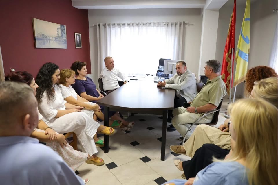 Alban Xhelili: Posta e Durrësit duhet të jetë një institucion më efikas, transparent dhe pranë qytetarëve!