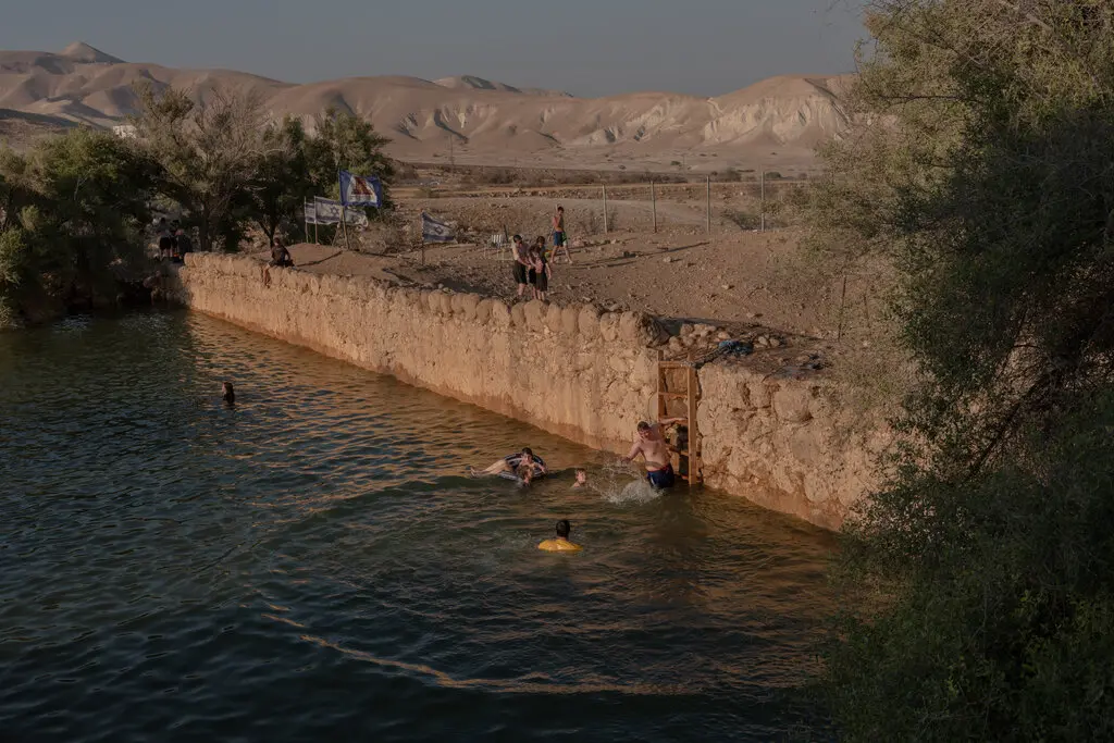 Rezervuari që ndezi konfliktin në West Bank, palestinezët pa ujë ndërsa izraelitët e kthejnë në vend argëtimi
