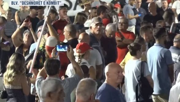 Dita e 98-të e revoltës qytetare/ Marshim masiv drejt Kryeministrisë, protestuesit nuk heqin dorë: Ju erdhi fundi!