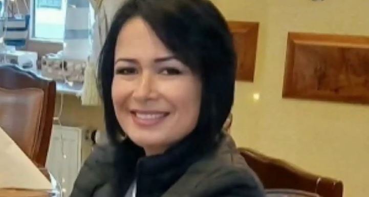 U vra me thikë nga bashkëshorti/ Detaje tronditëse nga vdekja e Esma Meços në Greqi, xhaxhai: Fëmijët ishin në shtëpi! Autori planifikoi gjithçka