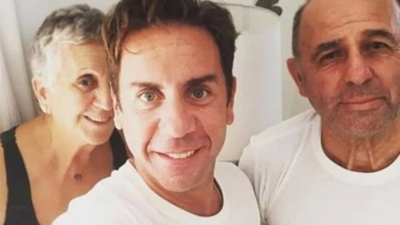I biri ndërroi jetë në një klinikë private, nëna e Giorgos Mazonakis vjen me një mesazh të fortë
