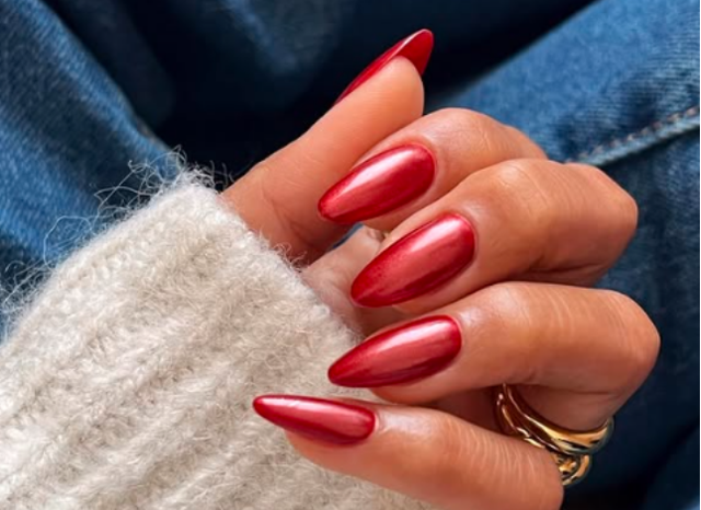Manikyri i kuq rikthehet fuqishëm këtë vjeshtë: Klasiku që nuk del kurrë nga moda