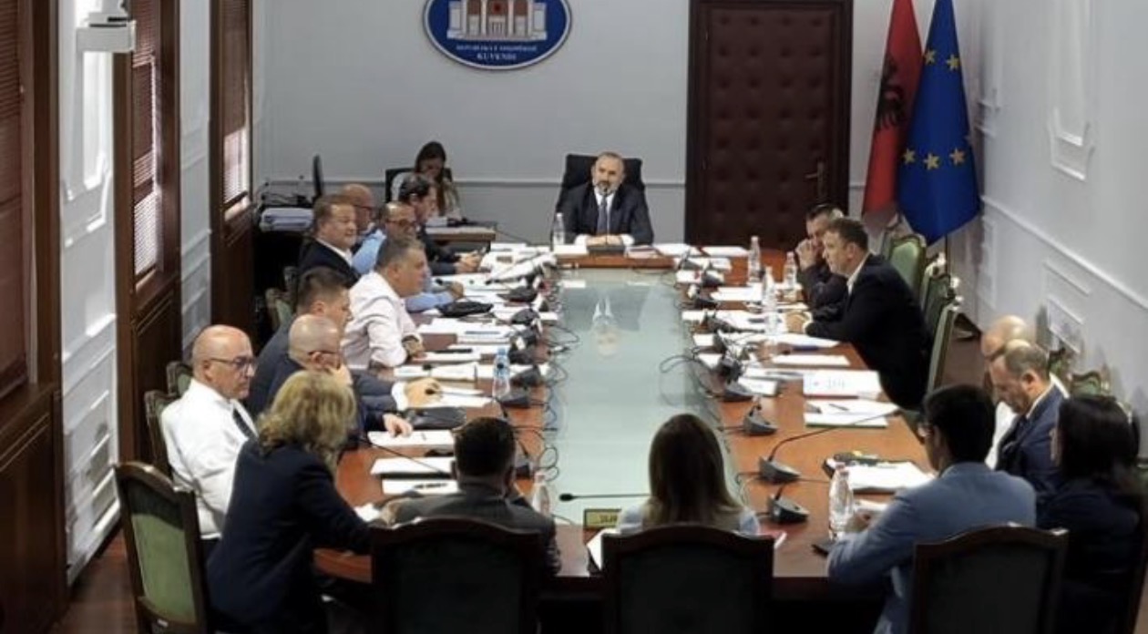 Komisioni i Ligjeve miraton ndryshimet ligjore për pagat e magjistratëve