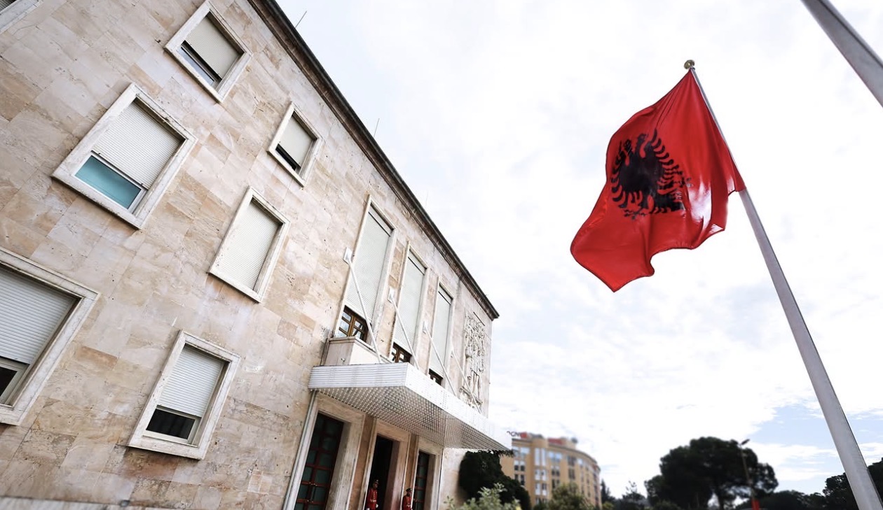 Qeveria miraton vendimet, 17 ushtarakë dhe një helikopter shqiptar në KFOR