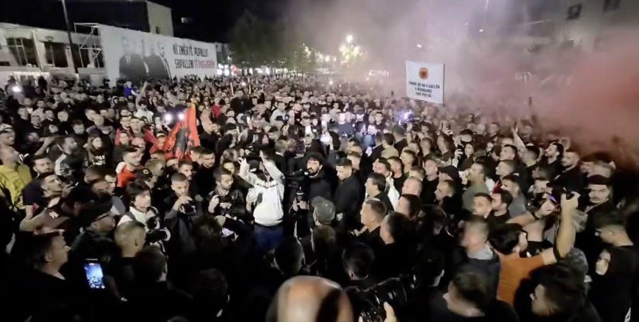 Prishtinë, protestë masive kundër vendimit të Speciales ndaj drejtuesve të UÇK-së