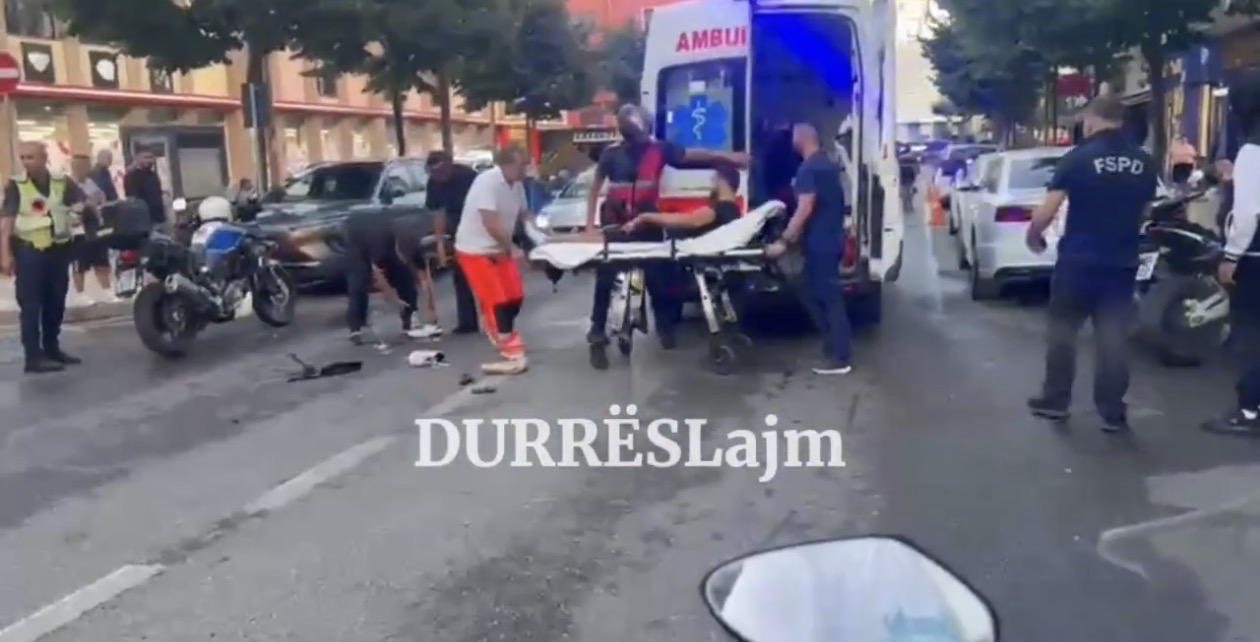 Aksident në Durrës, plagoset motorristi (Video)