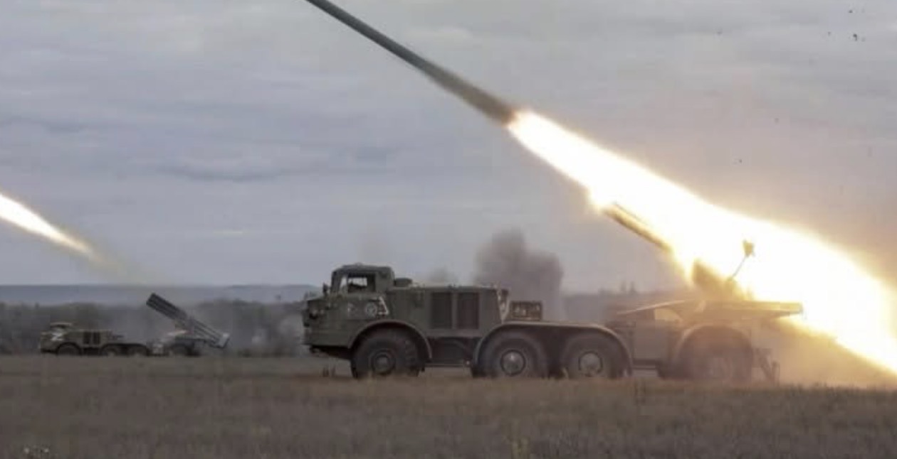 Kievi nën sulmin e raketave ruse, goditen edhe tri anije mallrash në portet ukrainase