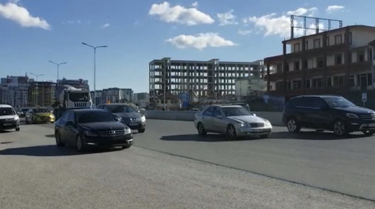 Rritet prodhimi i çimentos, betonit dhe llaçit, bien nafta dhe kromi