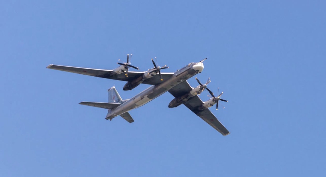 Bombarduesi rus Tu-95 rrëzohet gjatë fluturimit stërvitor, raportohet për 6 viktima
