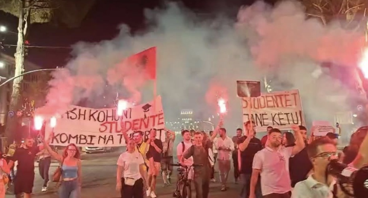 Nesër masat e sigurisë për 14 të arrestuarit nga protesta, qytetarët njoftojnë prezencën e tyre te Gjykata
