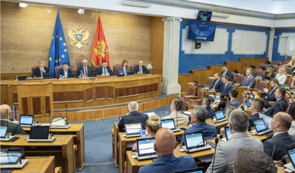 Kuvendi i Malit të Zi heq imunitetin për zyrtarët e lartë në rastet e korrupsionit