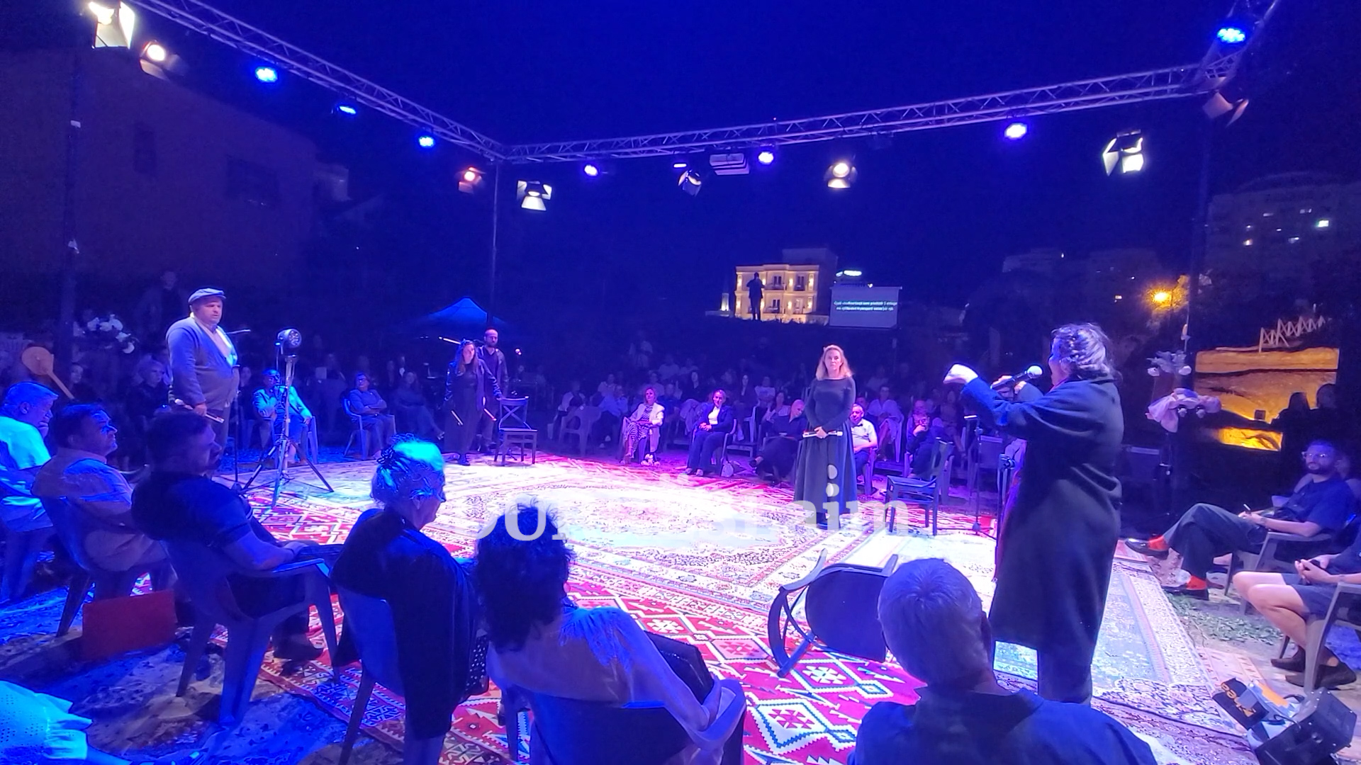 Hap siparin “Dyrrachium International Theater Festival”, ngjitet në skenë drama “Të verbërit” (VIDEO)