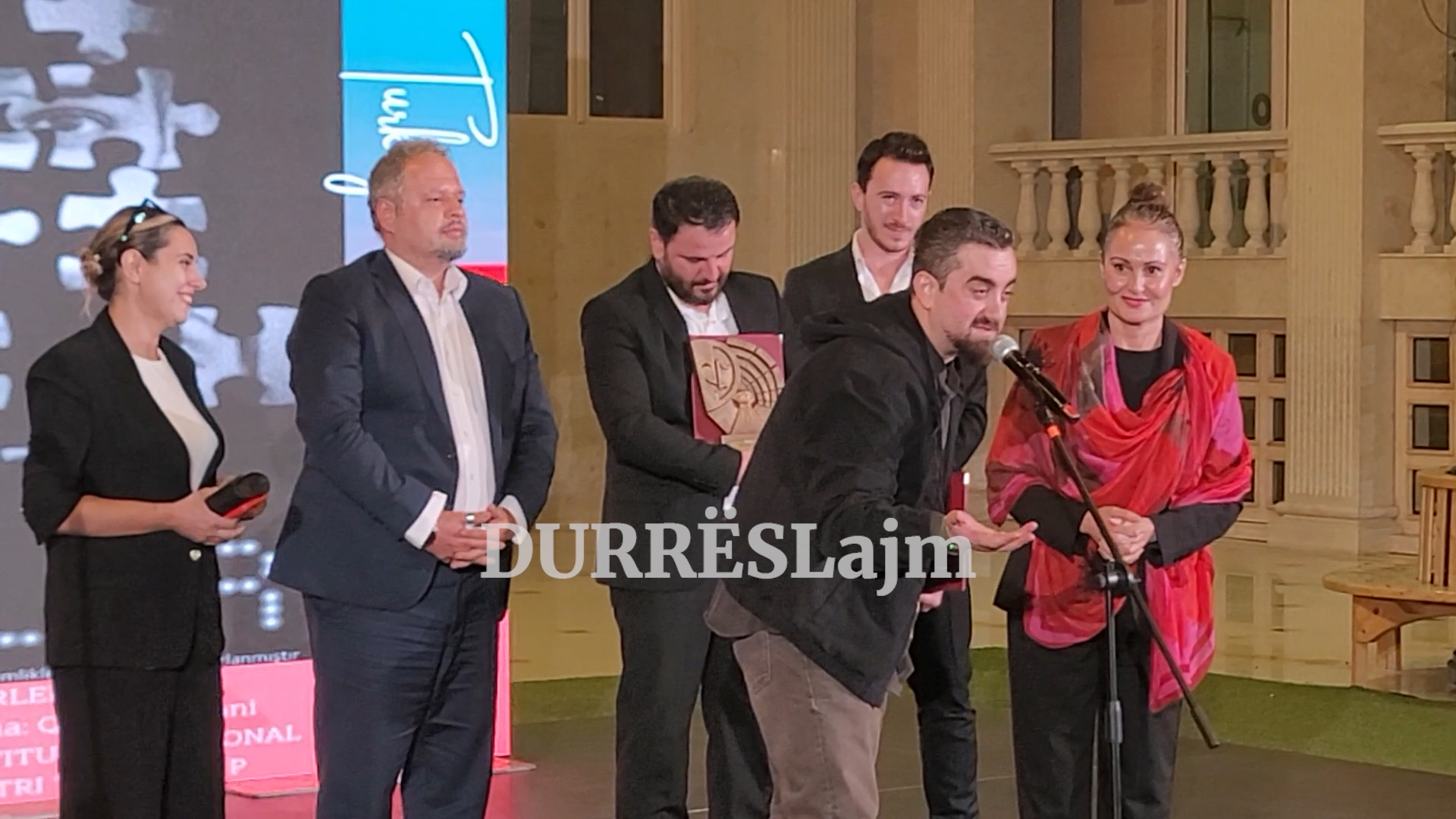 Drama “Të verbërit” triumfon në “Dyrrachium International Theater Festival” (VIDEO)