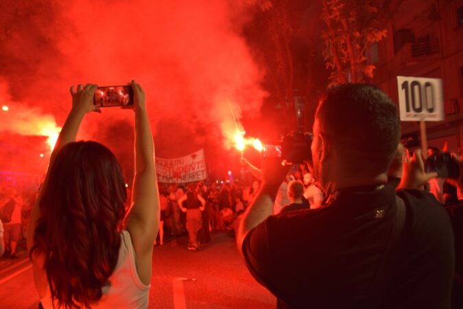 Pas 100 ditësh protesta, BIRN: “Revolucioni i Flamingove” përballet me sfidën e së ardhmes