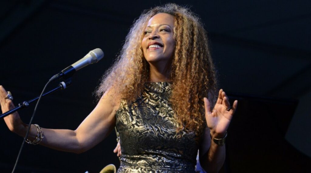 Bota e xhazit në zi, ndahet nga jeta Cassandra Wilson