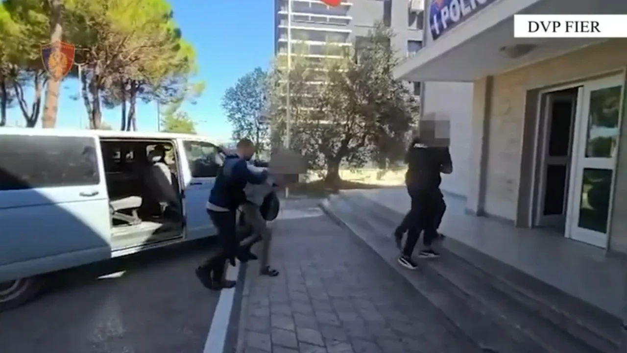 Shiste kokainë me motorin e shpërndarjes së ushqimit, arrestohet 31-vjeçari në Lushnjë