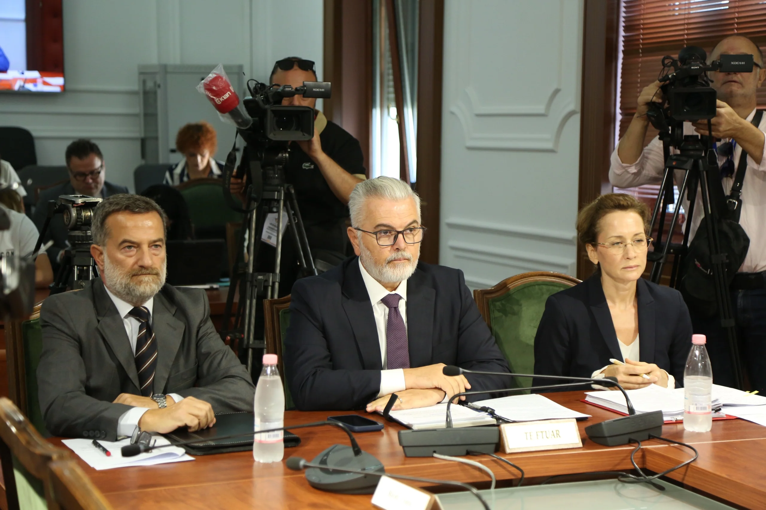 Pagat e gjyqtarëve, ministri Gogu: Zgjidhja vjen nga Kuvendi, kujdes shëndetin e buxhetit të shtetit