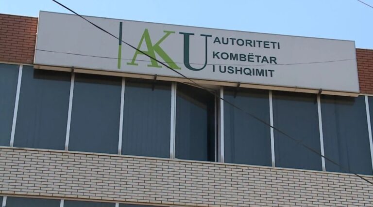 “Nga “fast food”-et te marketet dhe…”/ AKU kalon në sitë bizneset që tregtojnë ushqime pranë institucioneve arsimore
