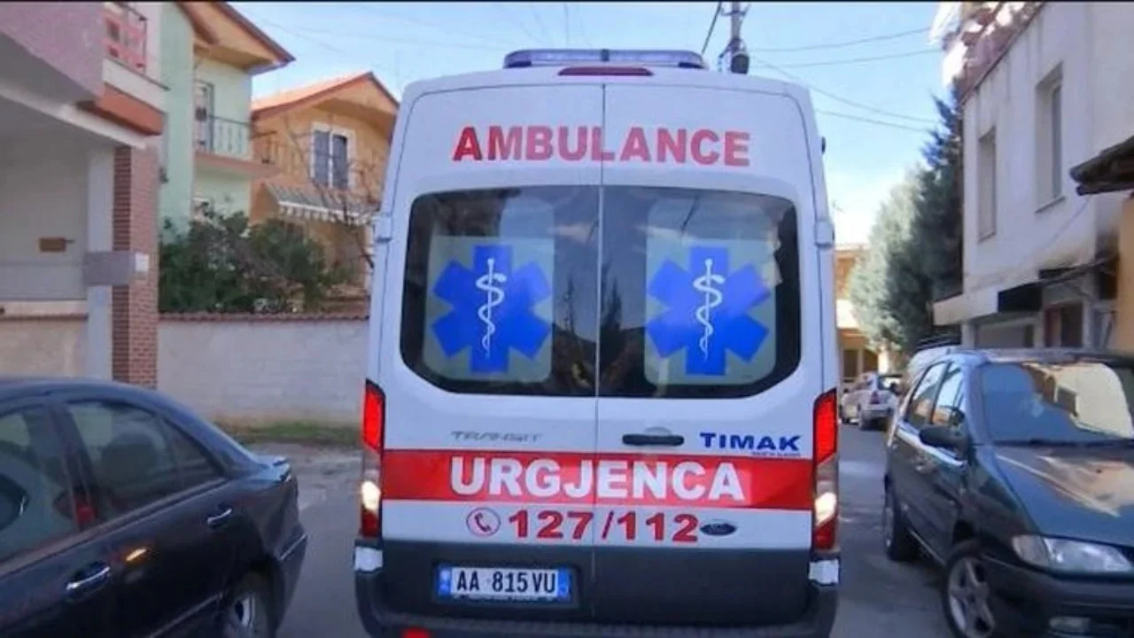 Plagoset një person në Lezhë, transportohet drejt Traumës në Tiranë