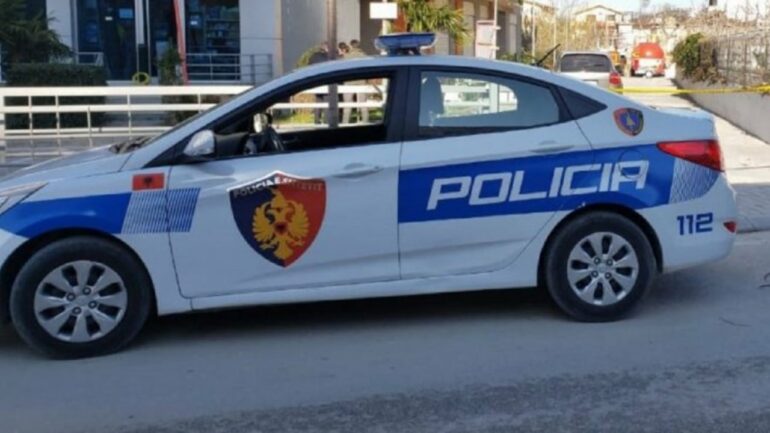 Dyshohet se përdhunoi një shtetase dhe i vodhi paratë, shpallet në kërkim 43-vjeçari në Vlorë