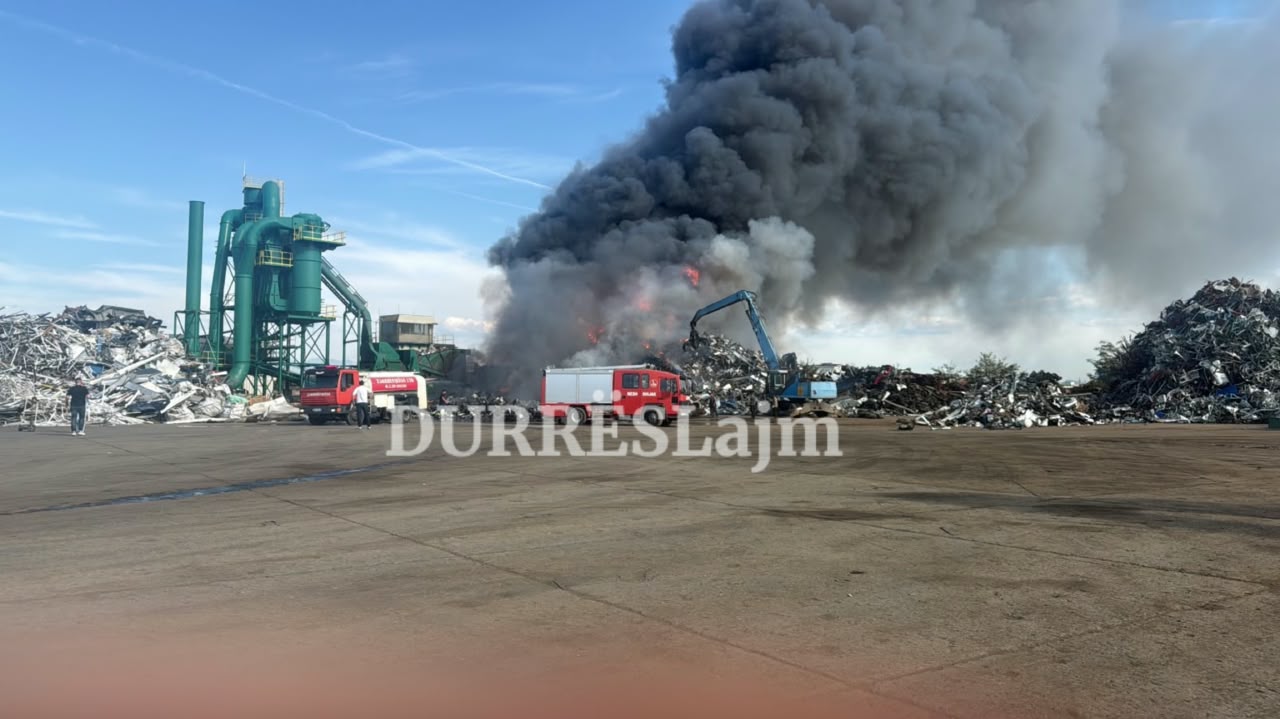 Flakët përfshijnë një biznes në Durrës, detajet (VIDEO)