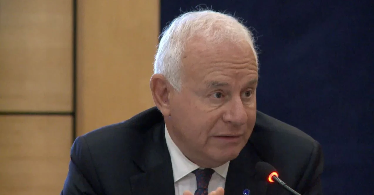 Kryetari i delegacionit të BE-së vlerëson Shqipërinë në rrugën drejt integrimit: PS dhe PD të punojnë në një klimë më të qetë