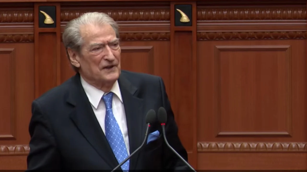 Berisha udhëton drejt Strasburgut, pritet të zhvillojë takime me përfaqësues europianë