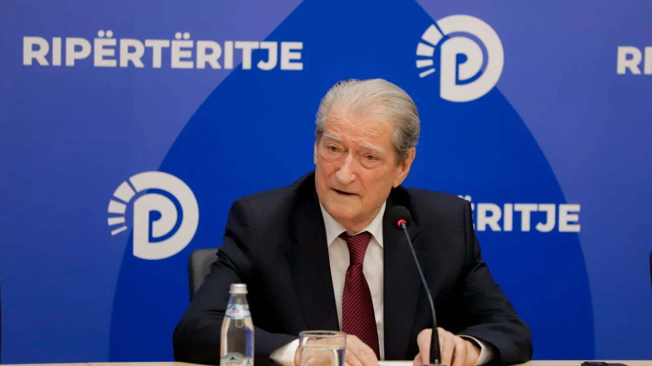 Anulimi i konferencës së kryeministrit Rama në Rinas, reagon Berisha: Kapitullim pa kushte para mediave