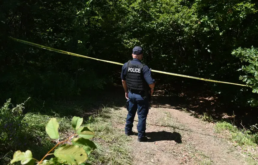 Varret masive në Zubin Potok/ Identifikohen tre veprimtarë të njohur mes 23 personave të zhvarrosur në Mitrovicë