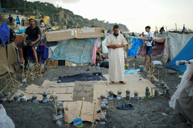 Nga plazh në ferri! Si një parajsë në Ceuta u shndërrua në një lagje të madhe emigrantësh