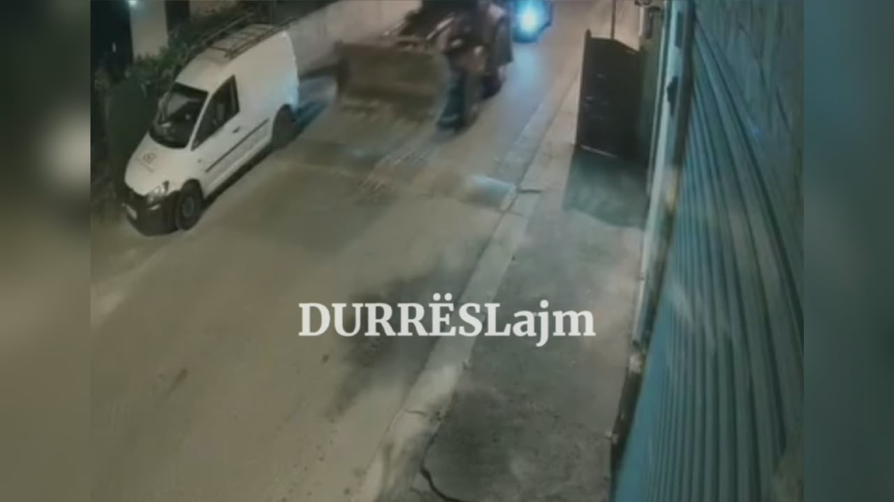 Fadroma tenton të çmontojë “policin e shtrirë” në një rrugë të Durrësit (VIDEO)
