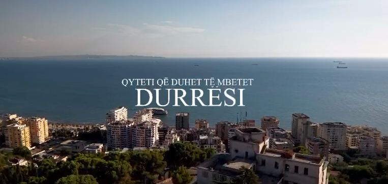 “Durrësi që duhet të mbetet!” 14 zëra bashkohen për qytetin dhe trashëgiminë që rrezikojmë të humbasim (VIDEO)
