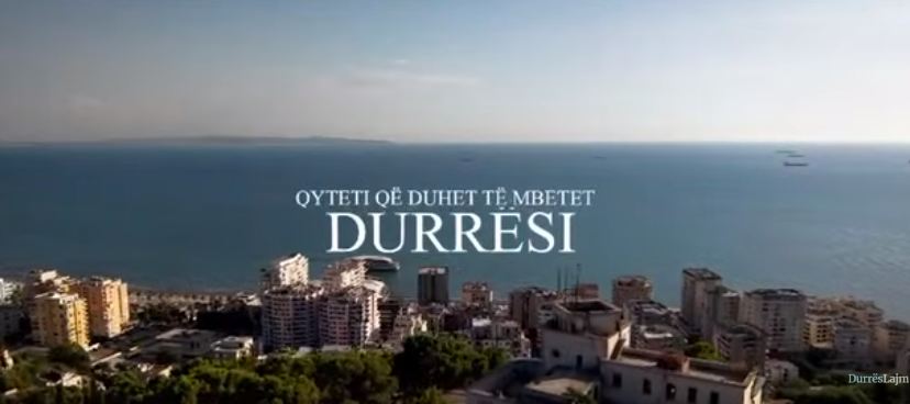 “Durrësi që duhet të mbetet!” 14 zëra bashkohen për qytetin dhe trashëgiminë që rrezikojmë të humbasim (VIDEO)