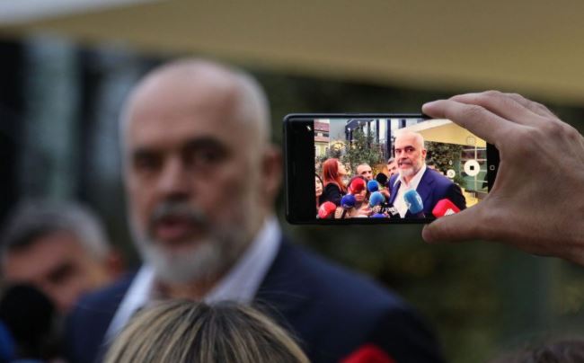 “Konflikti për pagat, kapitull i ri i përplasjeve të Ramës me drejtësinë”- BIRN: Ka për qëllim të shpërqendrojë vëmendjen dhe debatin publik nga protestat e përditshme