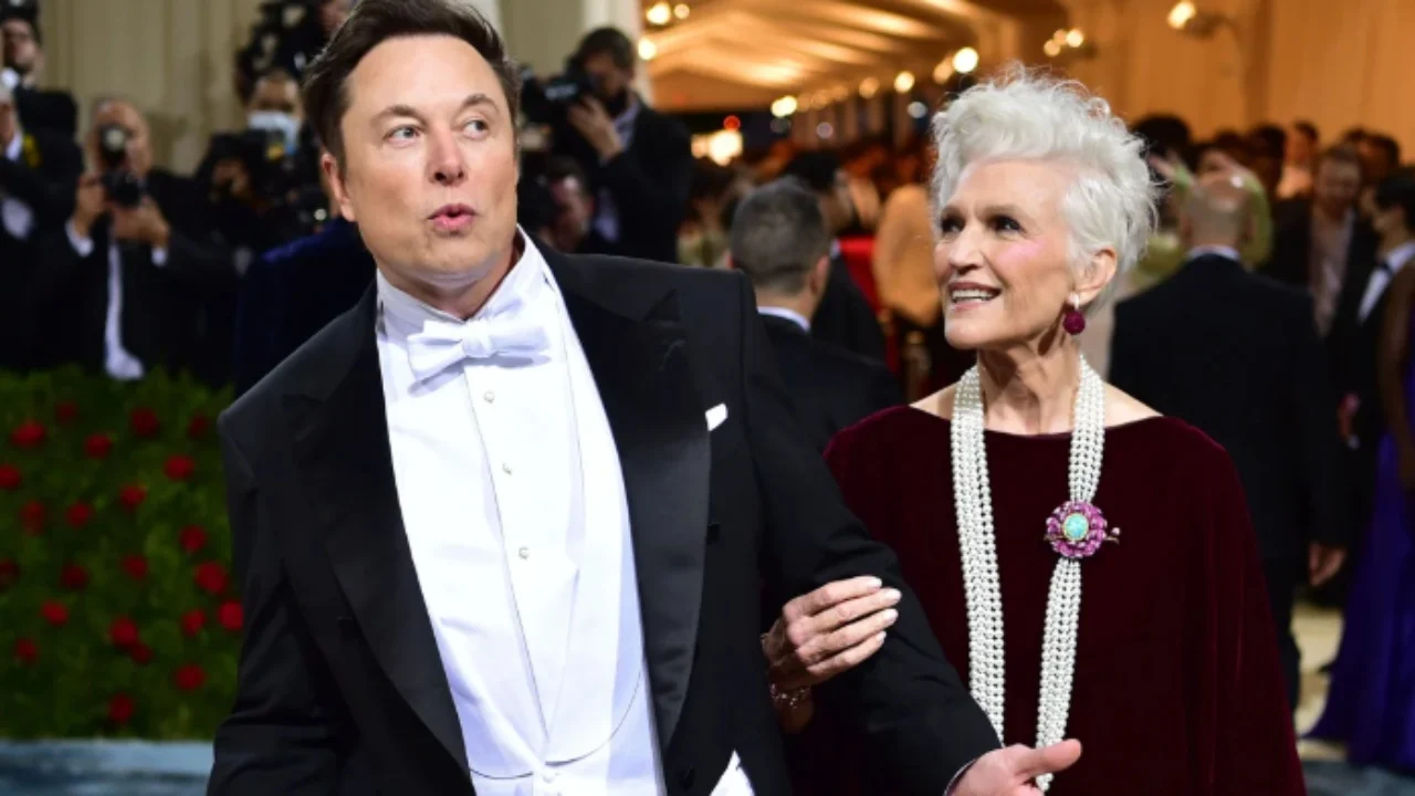 Nëna e Elon Musk habit me deklaratën, zbulon se fle në garazhin e të birit: Nuk më shqetëson fare!