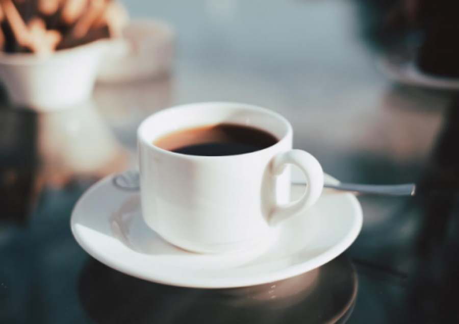Sa kafe mund të pimë në ditë? Studimi i ri tregon ndikimin tek zemra