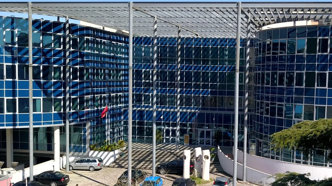 Asociacioni i Gazetarëve Shqiptarë i drejtohet Kushtetueses, kërkon shfuqizimin e rregullores së GJKKO-së