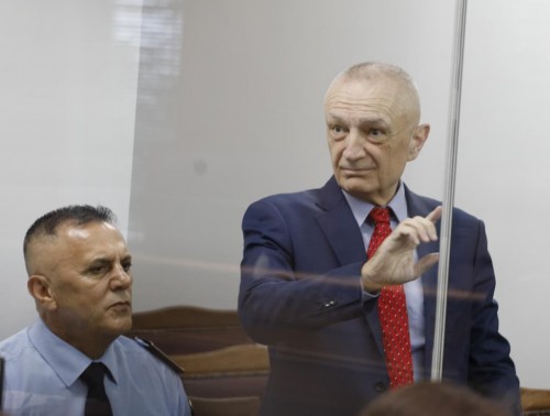 Apeli i GJKKO pranon kërkesën e Ilir Metës për ta liruar nga kafazi i xhamit: Do qëndrojë pranë avokatit të tij