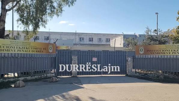 Kontroll në burgun e Durrësit, gjenden celularë në sektorin ku ndodhen disa ish-zyrtarë dhe Veliaj