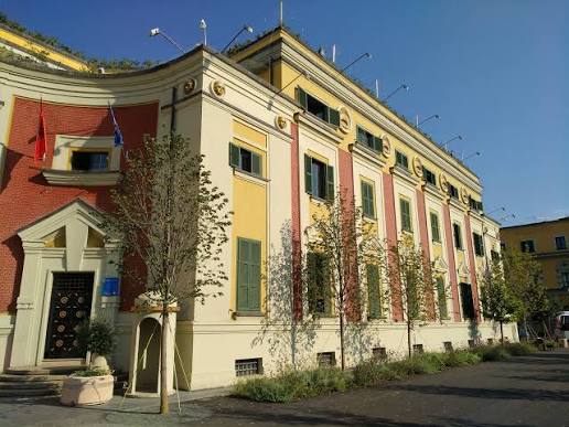 Pas shkarkimit të Anuela Ristanit, dorëhiqet edhe Sekretari i Përgjithshëm i Bashkisë Tiranë. Veliaj komandon Alban Dokushin